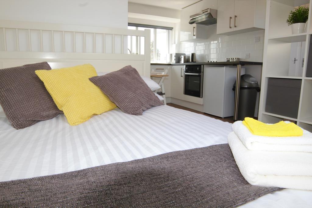 Thrive - Clapham Junction * Londra