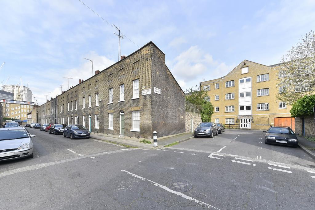 Cozy With Parking & Patio Londra