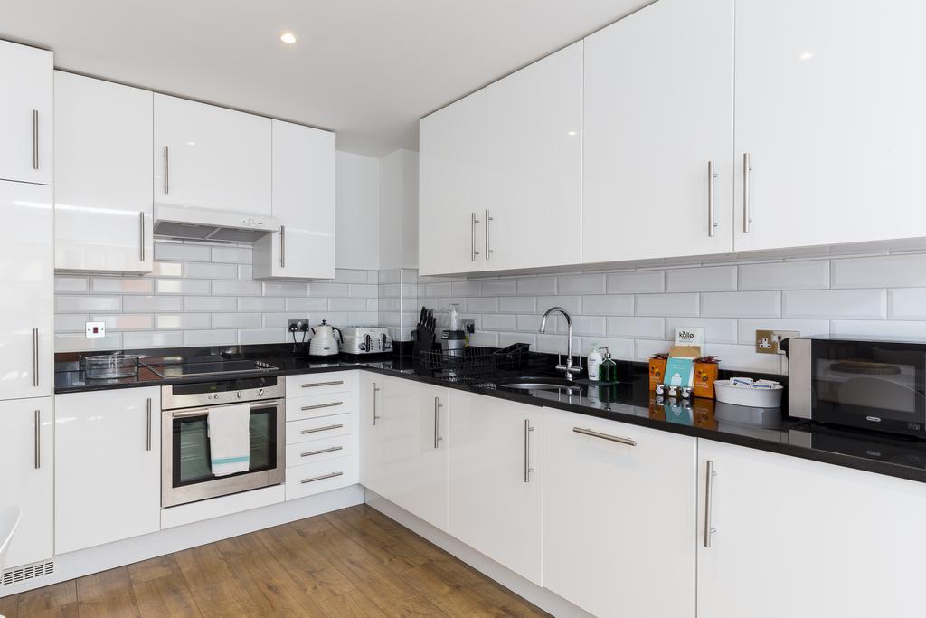 2 Bed Eagle Court * London