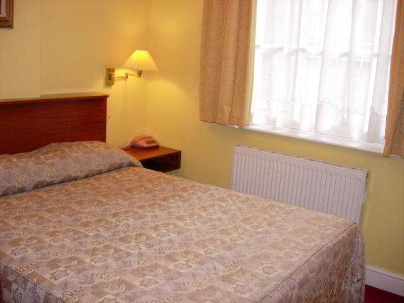 Hotel St George's