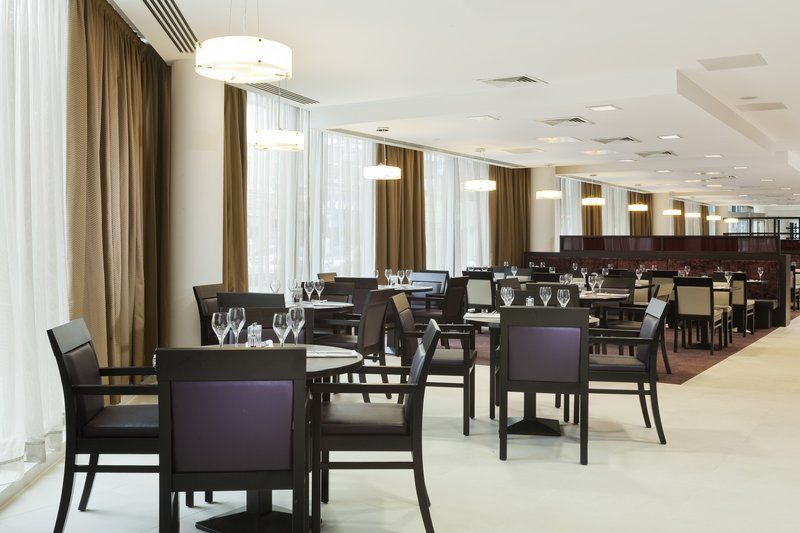 Commercial Road Hotell 4*