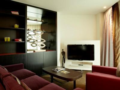 Crowne Plaza Battersea Hotel