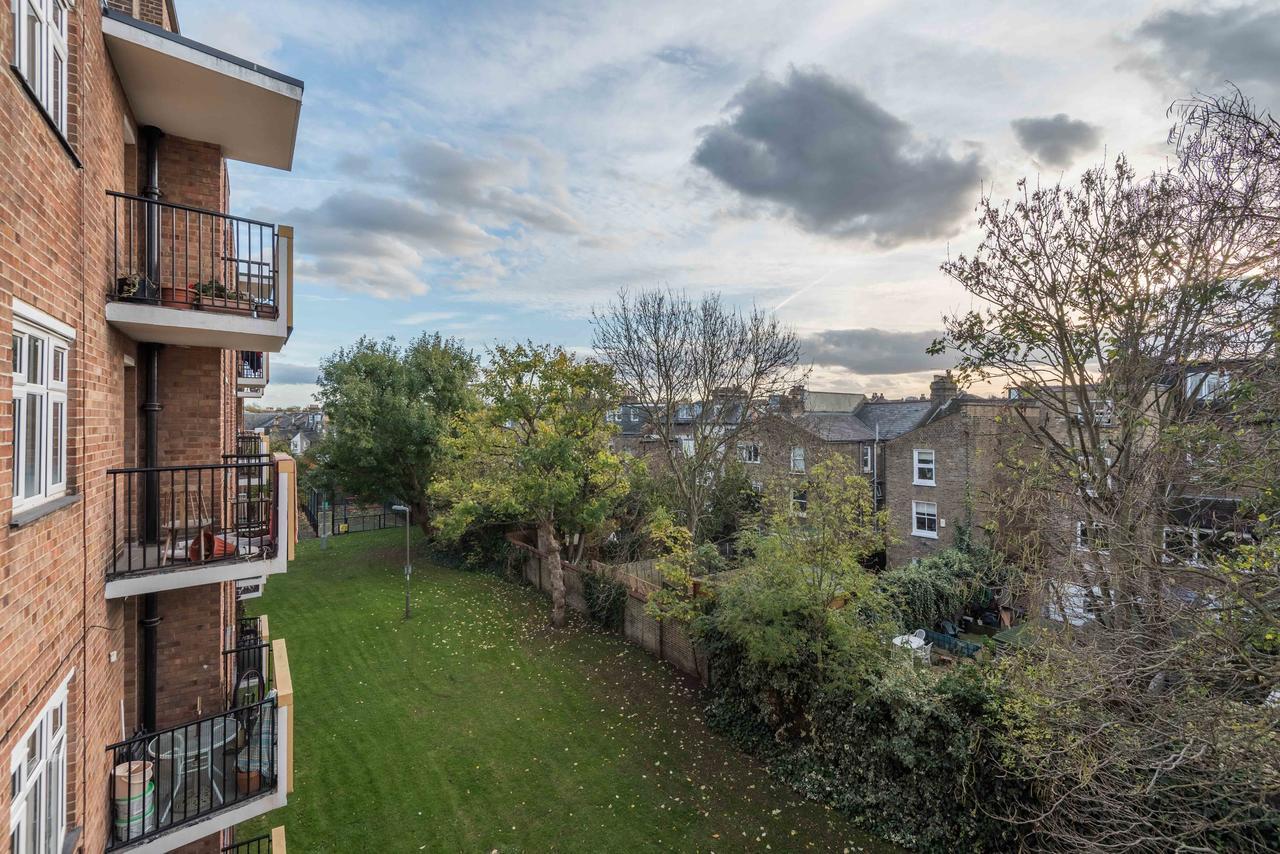 Comfortable In Wandsworth Apartment London