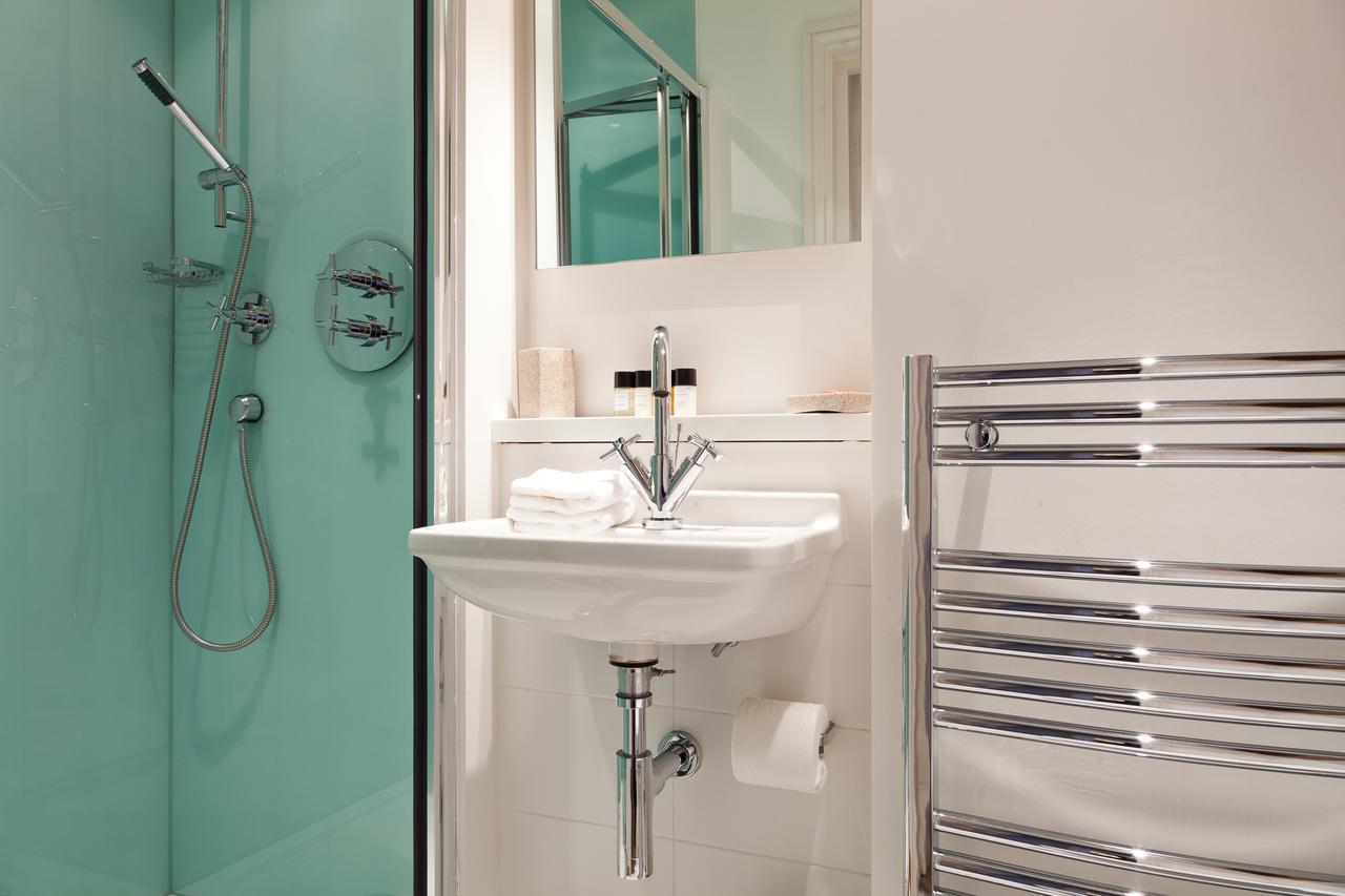 Blueprint Living - Doughty Street Apartment London