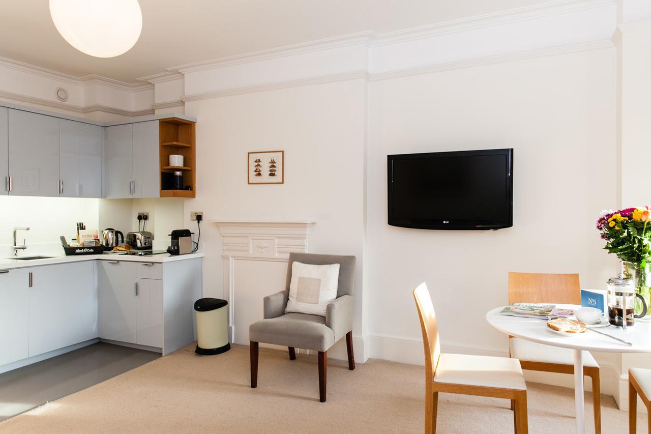 Blueprint Living - Doughty Street Apartment