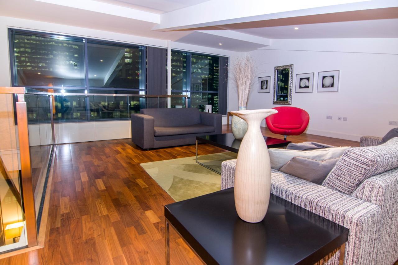 Canary Wharf - Corporate Riverside Apartments London