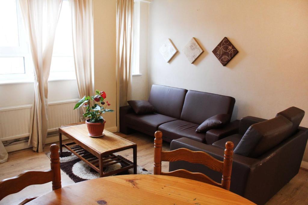 Apartment Centre *