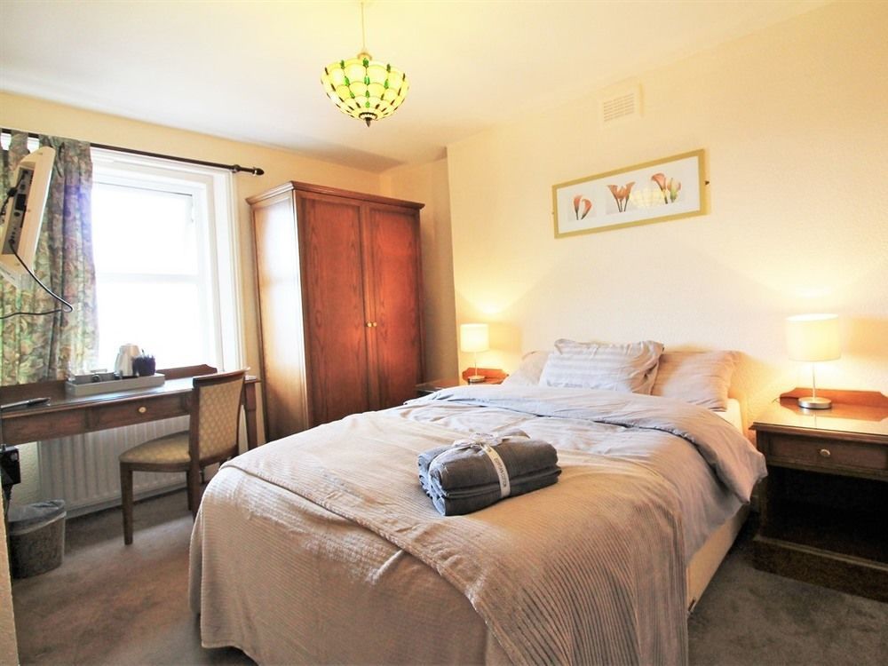 Summerfield Pub & Boutique Bed & Breakfast London