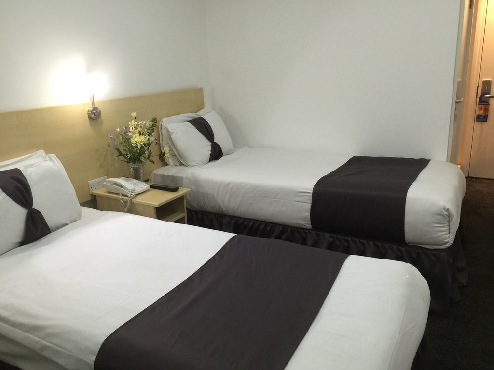 Clapham South Belvedere 2* London