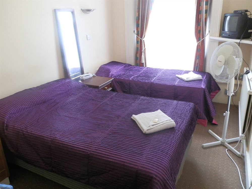 Mandalay Picton House Hotel 2*