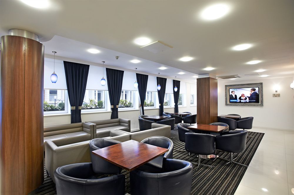 Ambassadors Hotell 3*