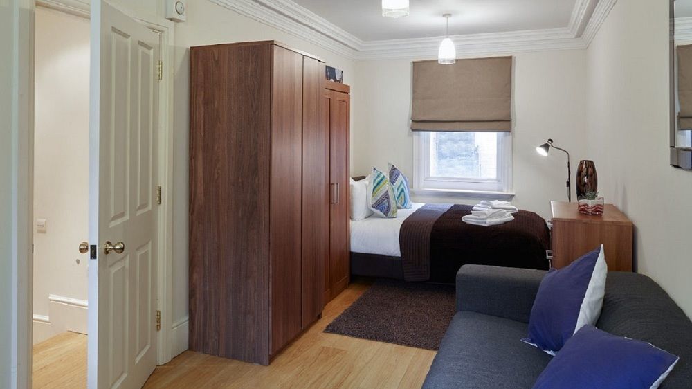 Leicester Square One Apartment *