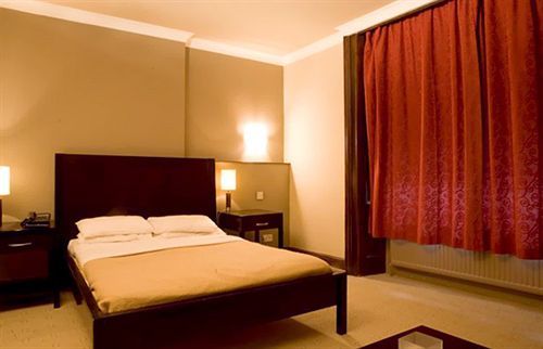 The Crescent Hyde Park 4* London