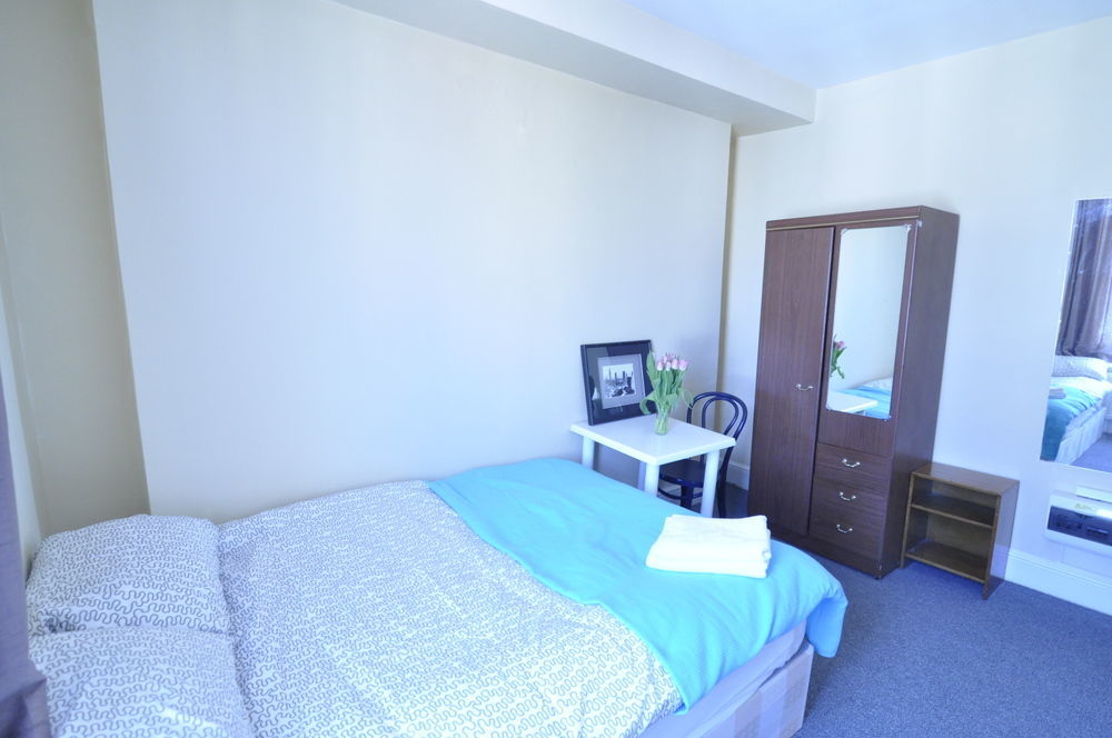 Regents Court Apartment