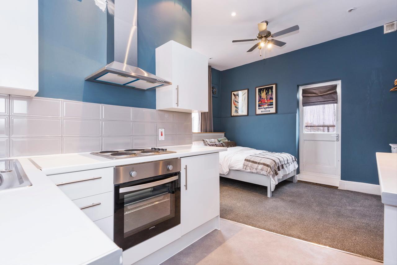 Bed & Breakfast Summerfield Pub & Boutique London