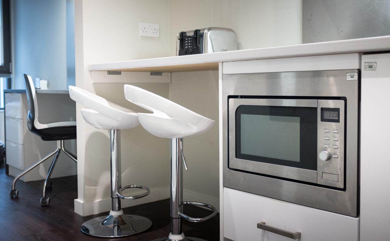 Paul Street East Apartment *