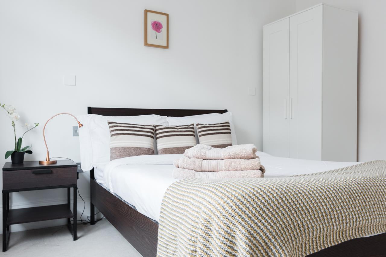 Second Nest Regents Park Apartment
