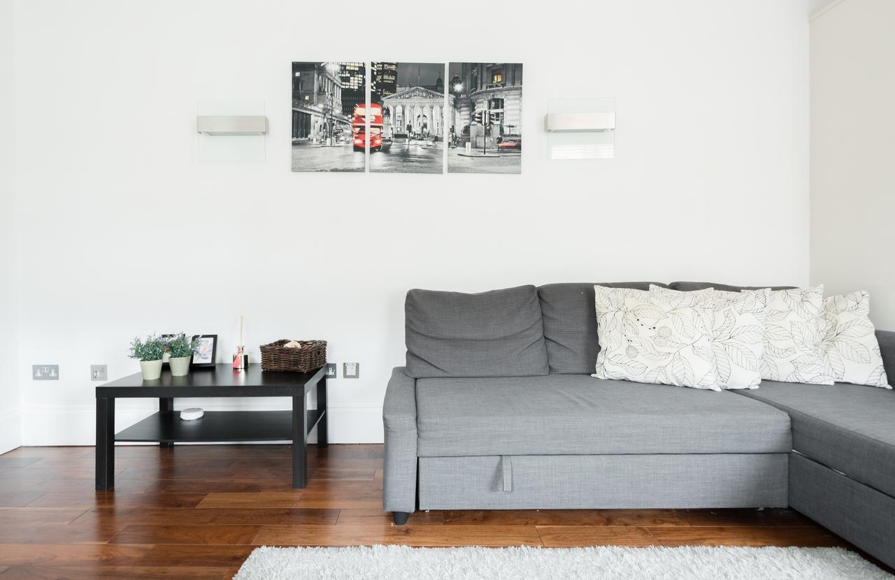 Second Nest Regents Park Apartment