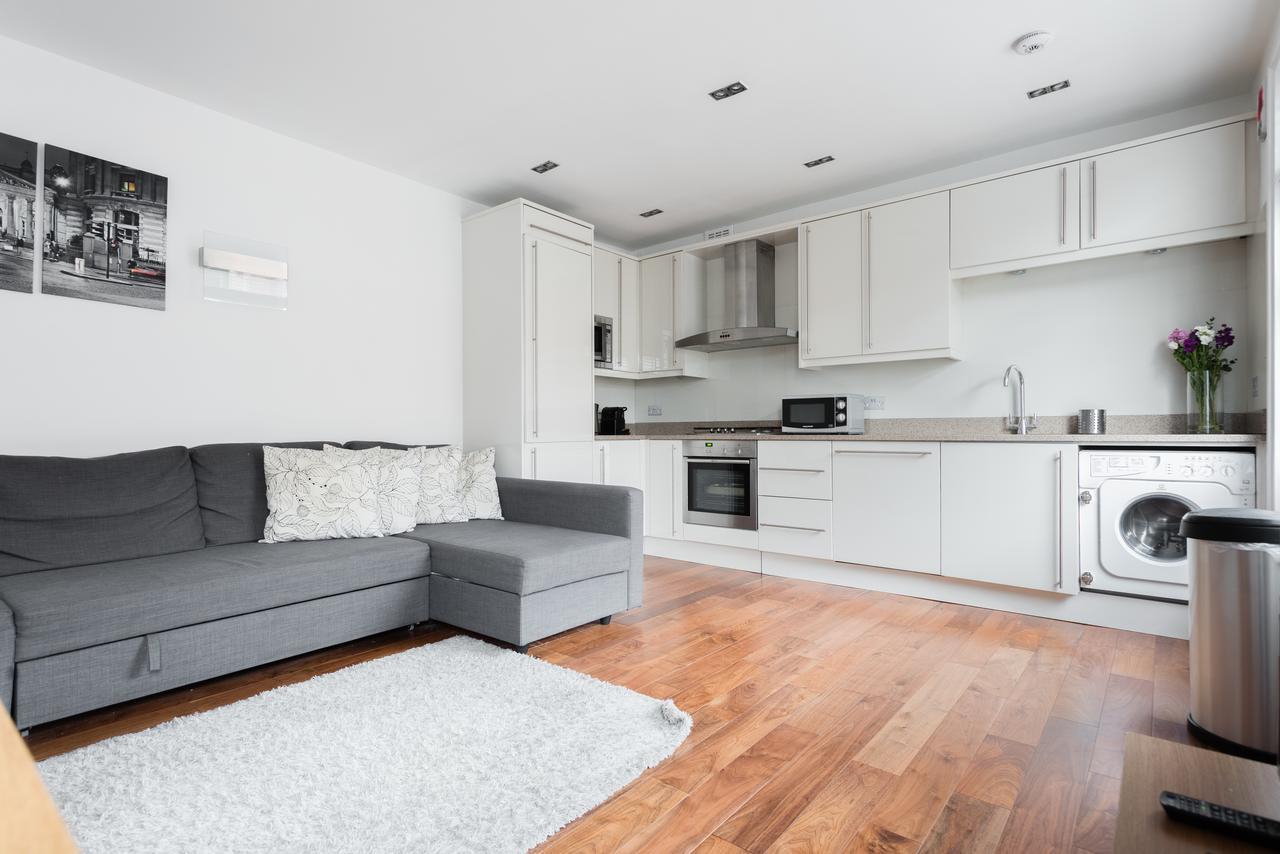 Second Nest Regents Park Apartment *