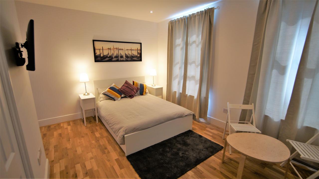 Ifield Road By Mayfair Londen