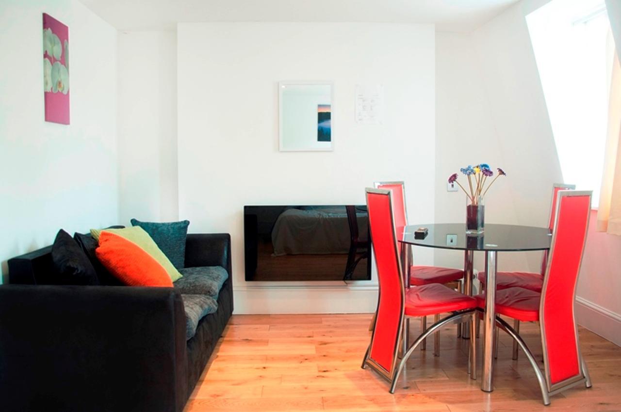 Baker Street Apartment