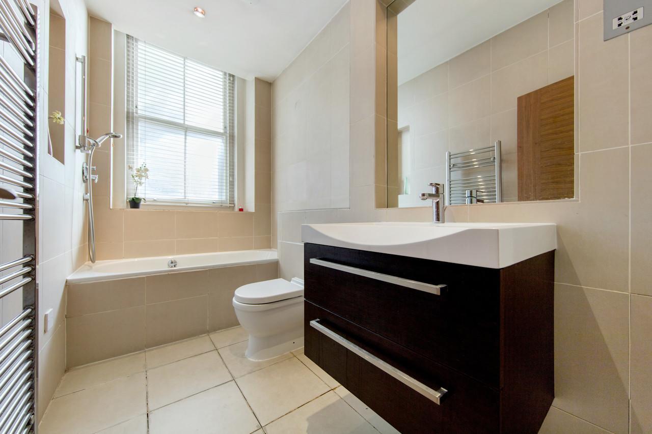Second Nest Regents Park Apartment *