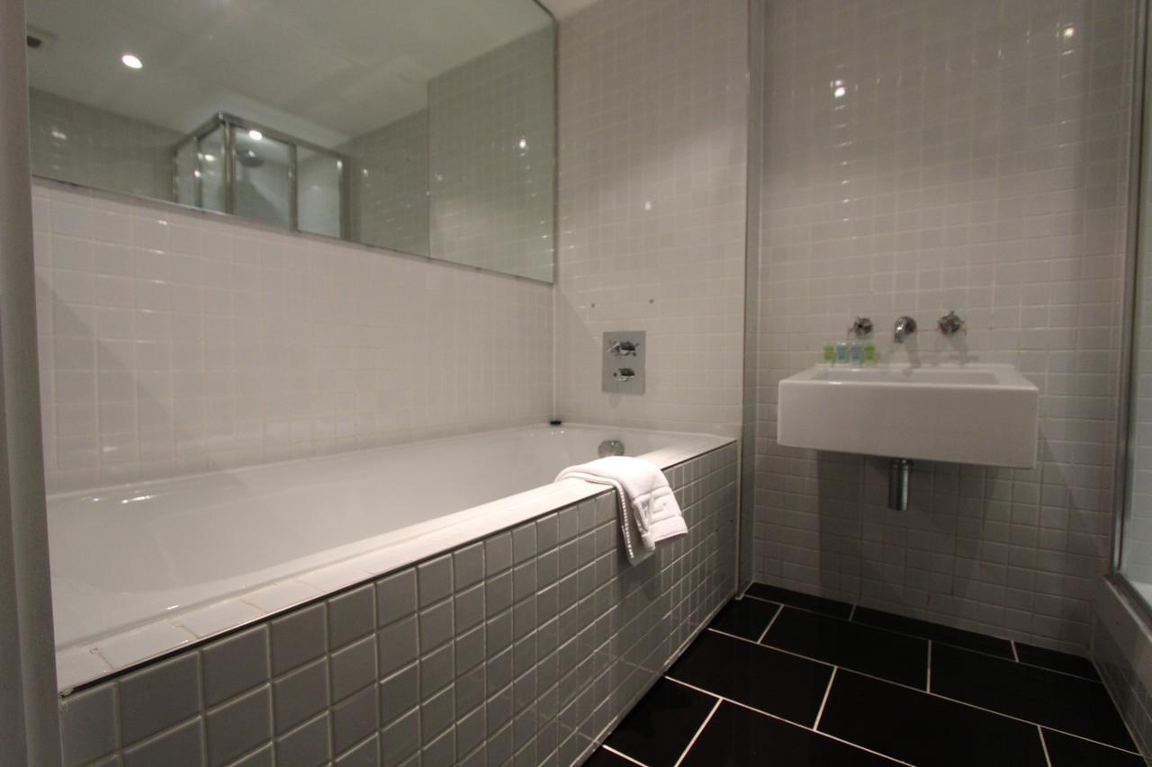 Guest house Stratford *