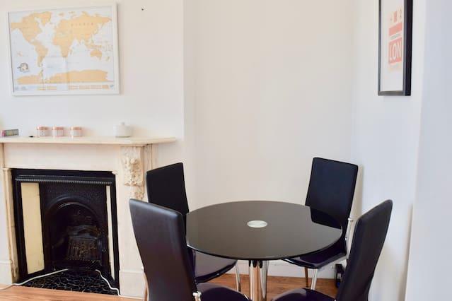 Gorgeous & Chic West Hampstead Apartment London