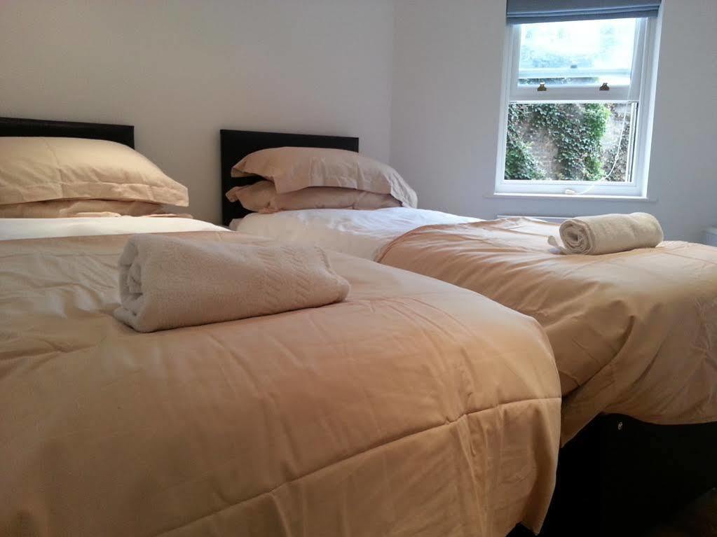 Apartment Earls Court London