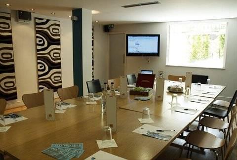 Hotel Umi 3*