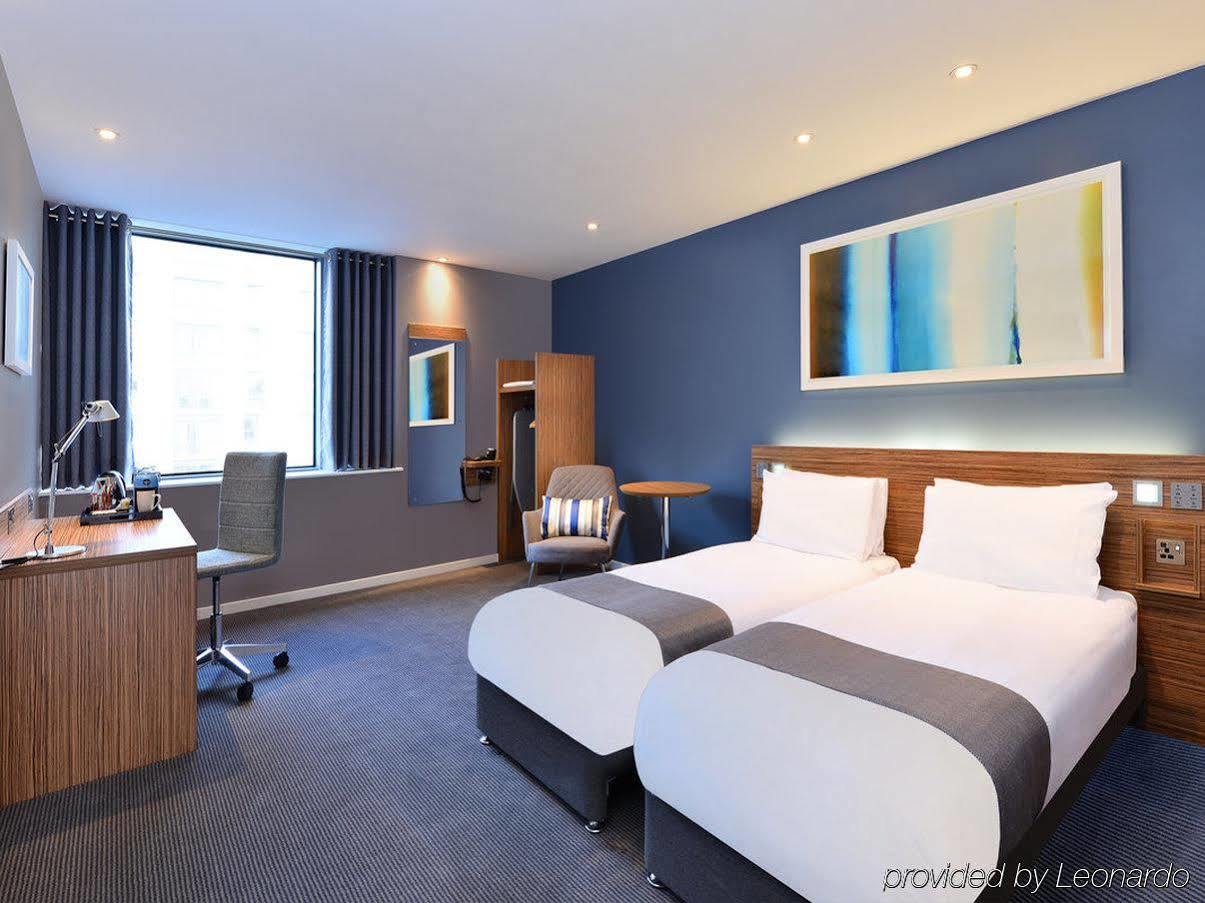 Travelodge Waterloo 3* London