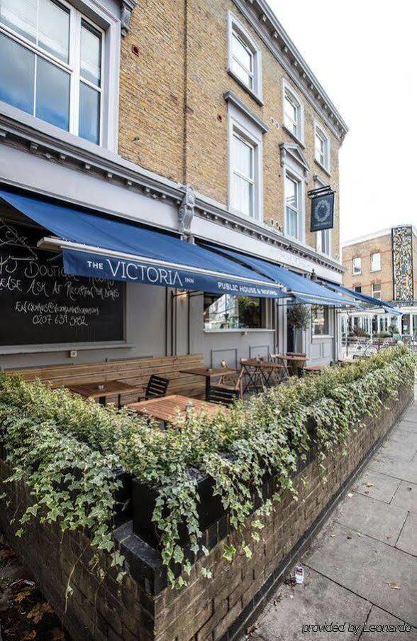 Victoria 2*