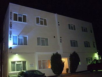 Acton Town Hotel London