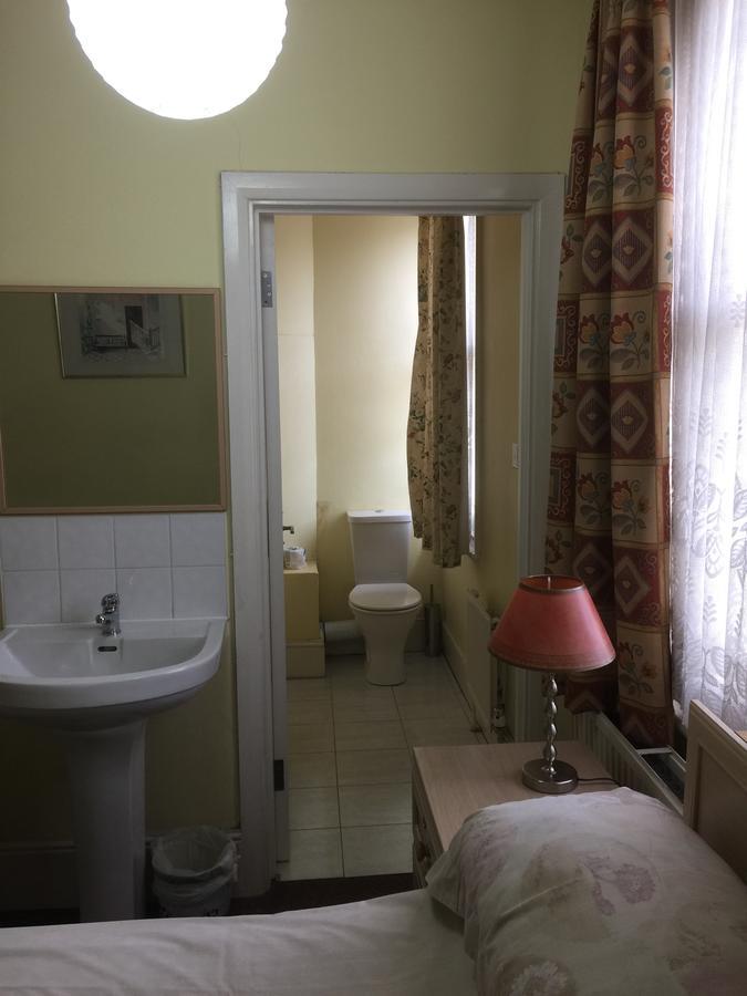 St. James's 3*