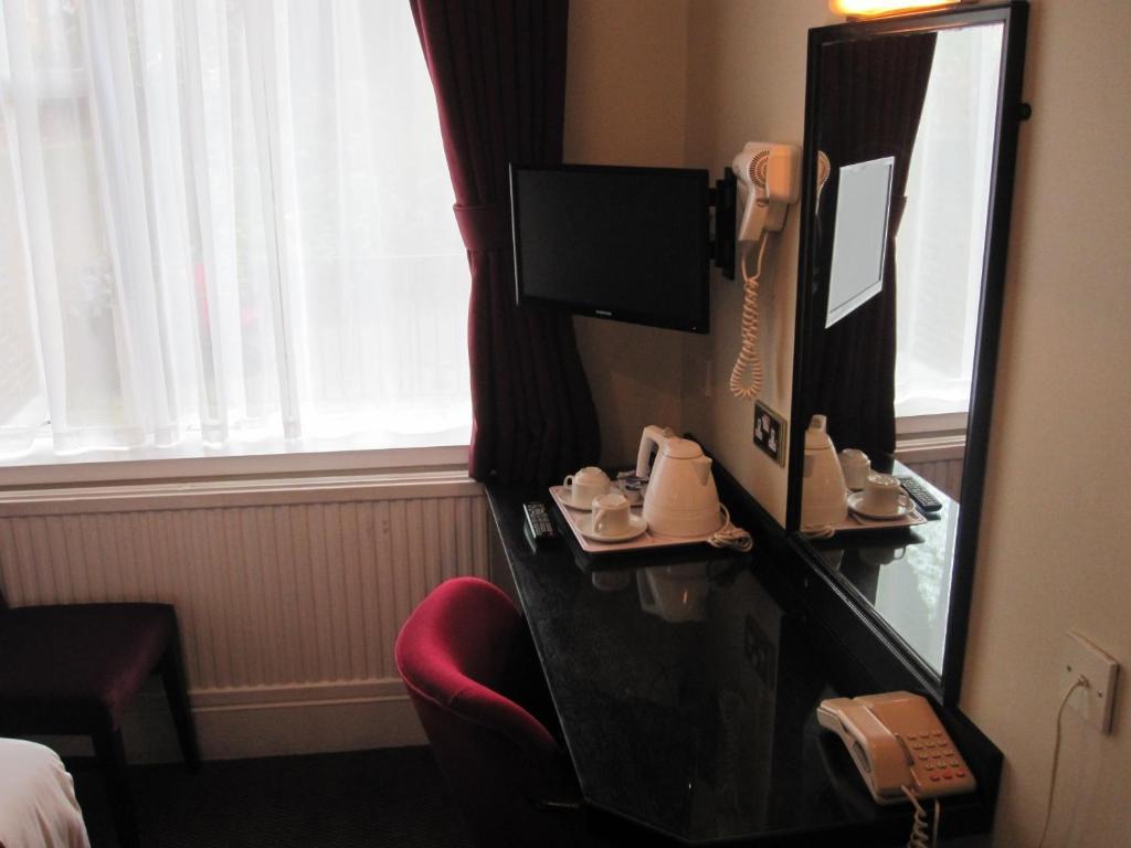 Hotel Mabledon Court London