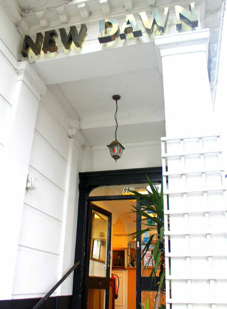 Hotel New Dawn 2*