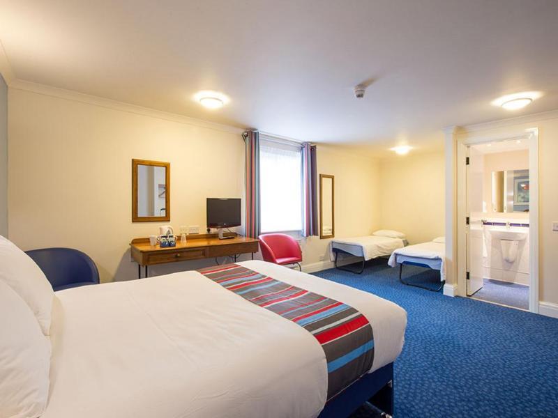 Travelodge Chigwell 3* London