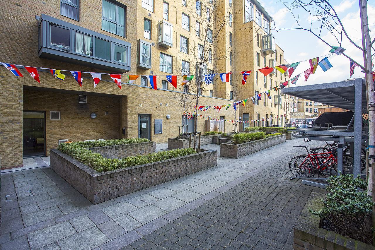 Dashwood Hostel *
