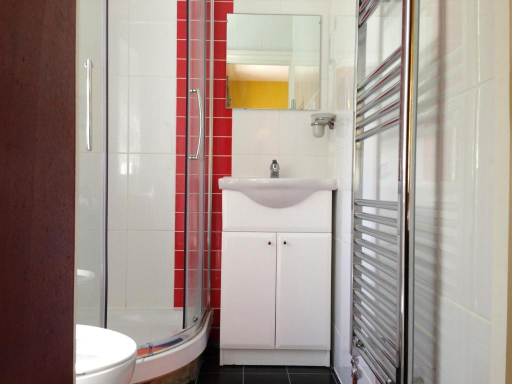 Acton Town 2*
