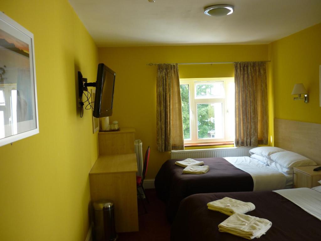 Acton Town Hotel