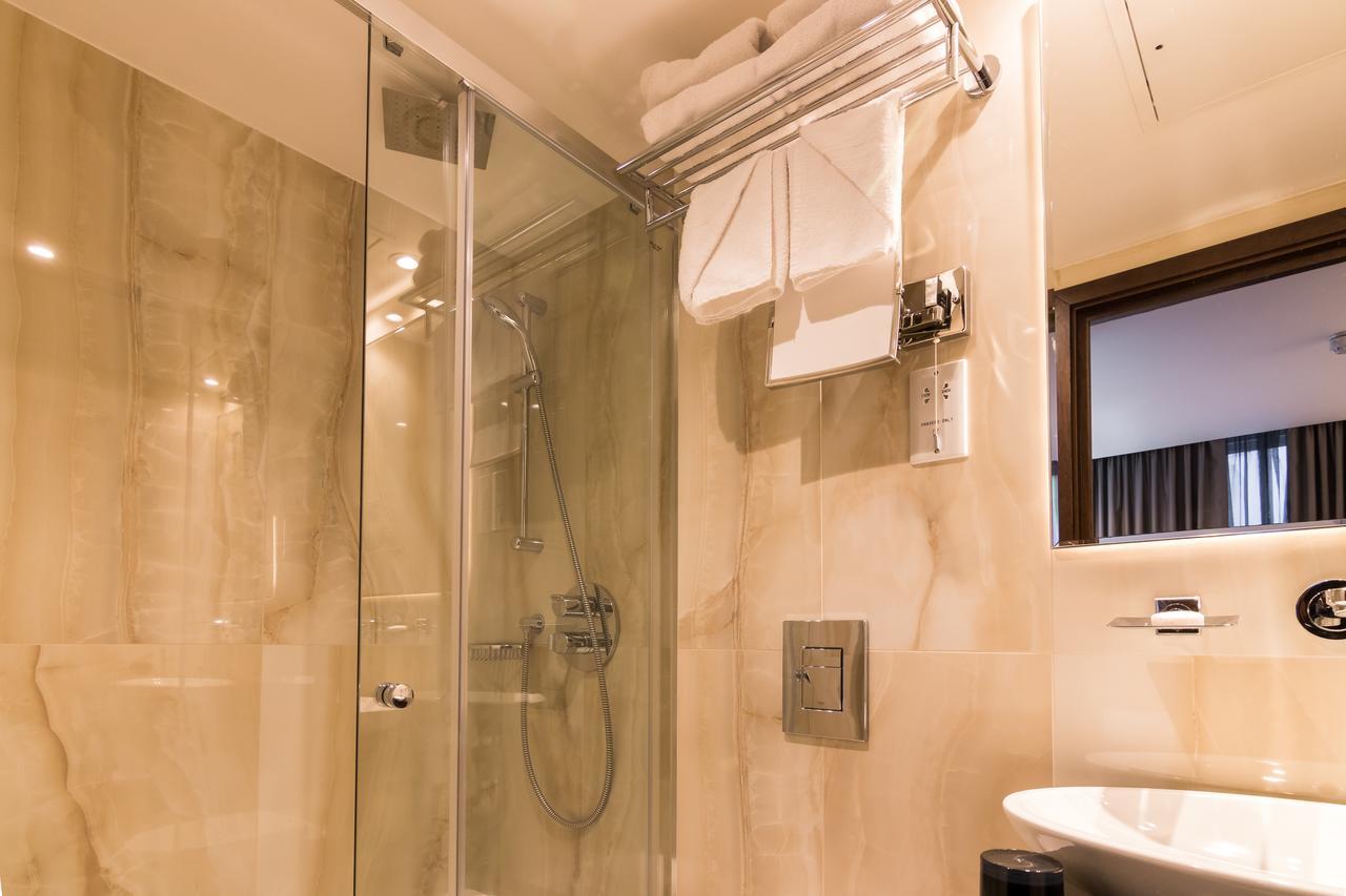 The Devonshire 4*