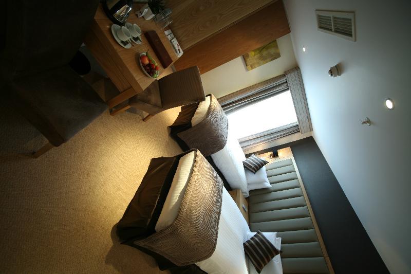 Mornington Kensington, Bw Premier Collection Hotel 4*