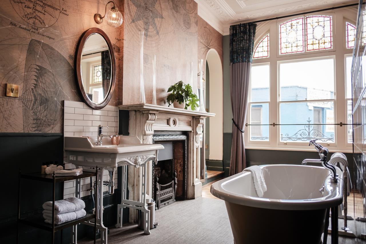 Half Moon 4* London