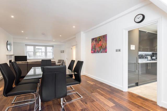 Fleet Street 4 * London