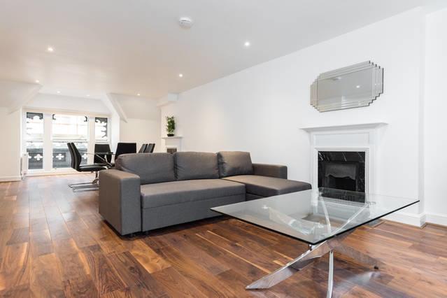Fleet Street 4 * London