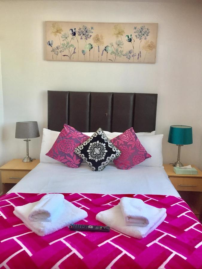 Hotel Metro House Star