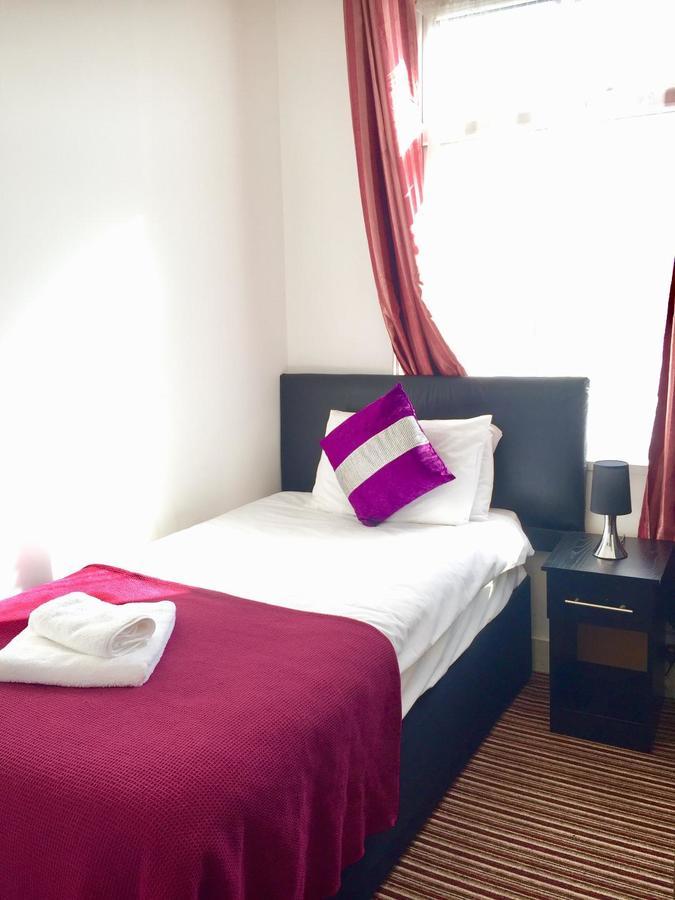 Metro House Star Hotel 2*