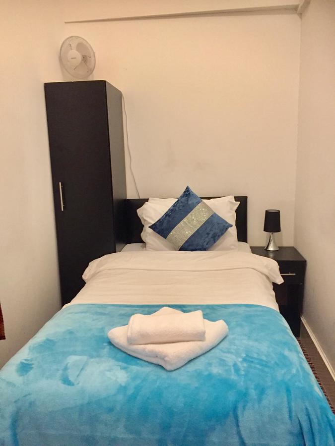 Metro House Star Hotel