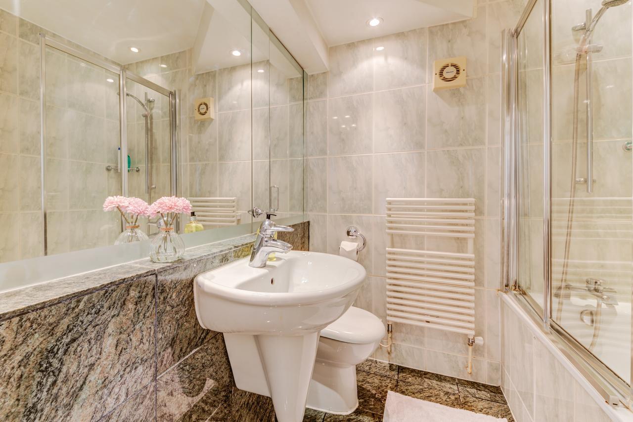 Apartment Stanhope Mews London