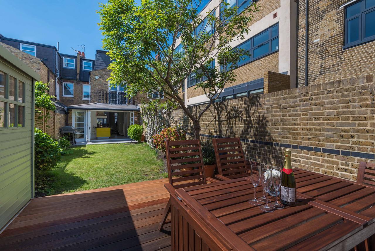 Lavish Nordic Styled Fulham By The Thames